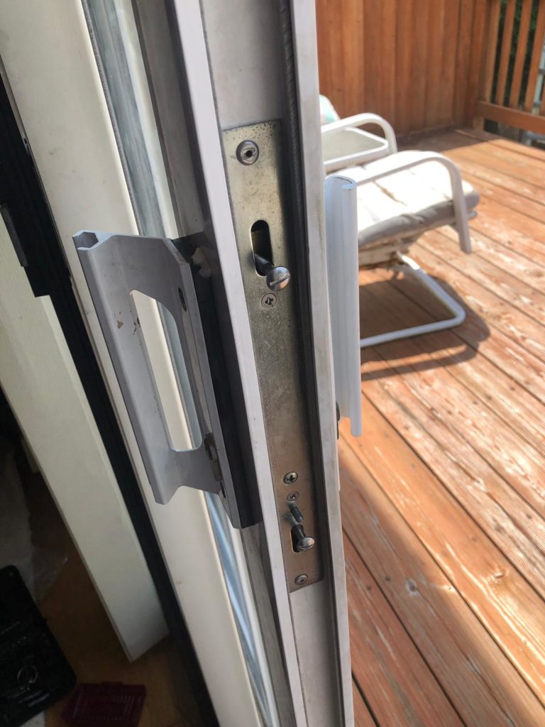 New door handle installed by locksmith in Brooklyn